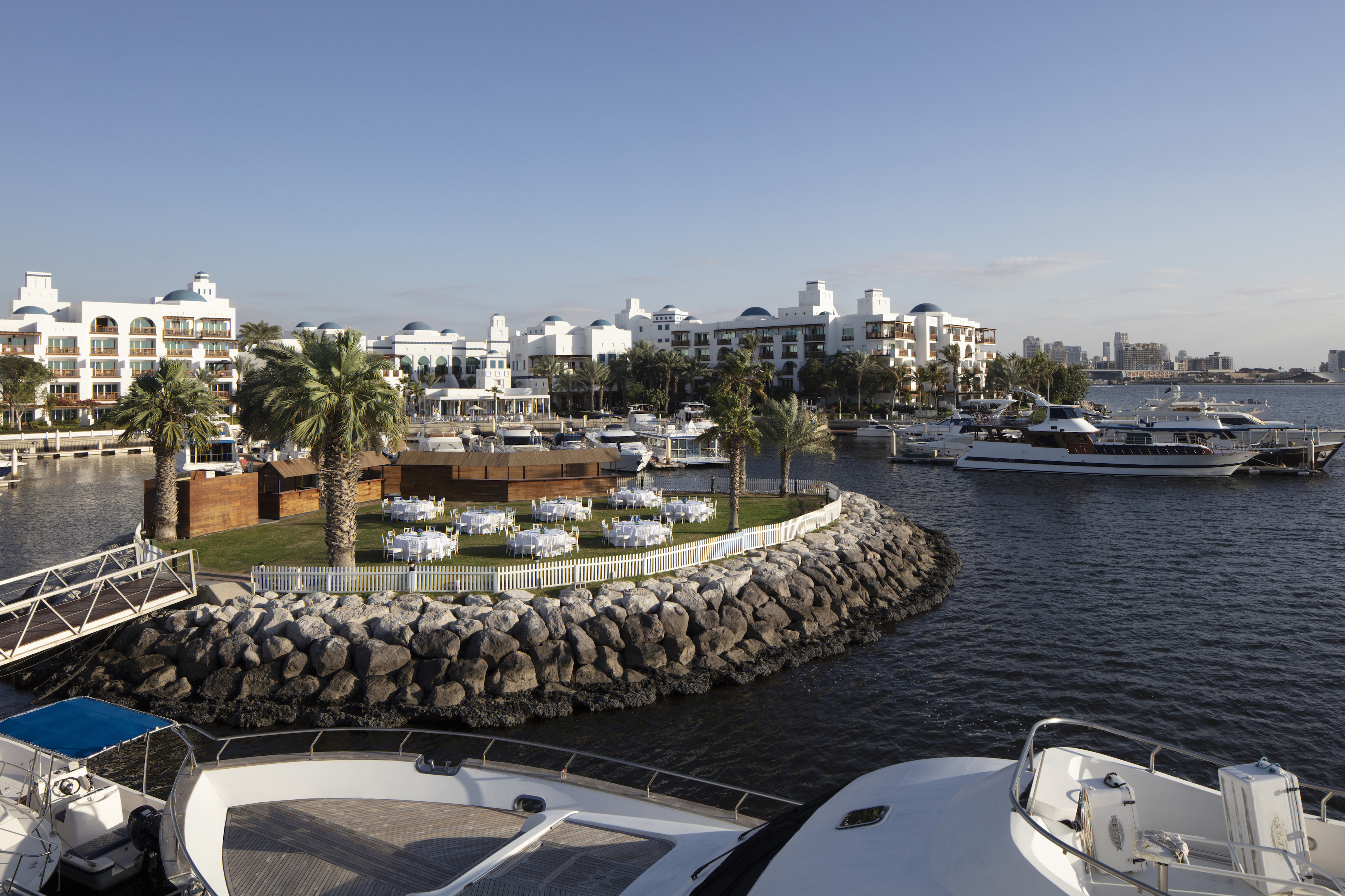  Glamorous wedding venues with a waterfront view