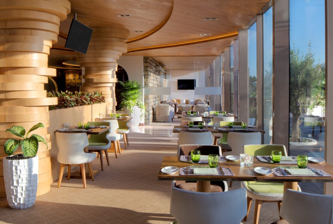  Indulge in Culinary Excellence: Sunday Roast at Lakeview
